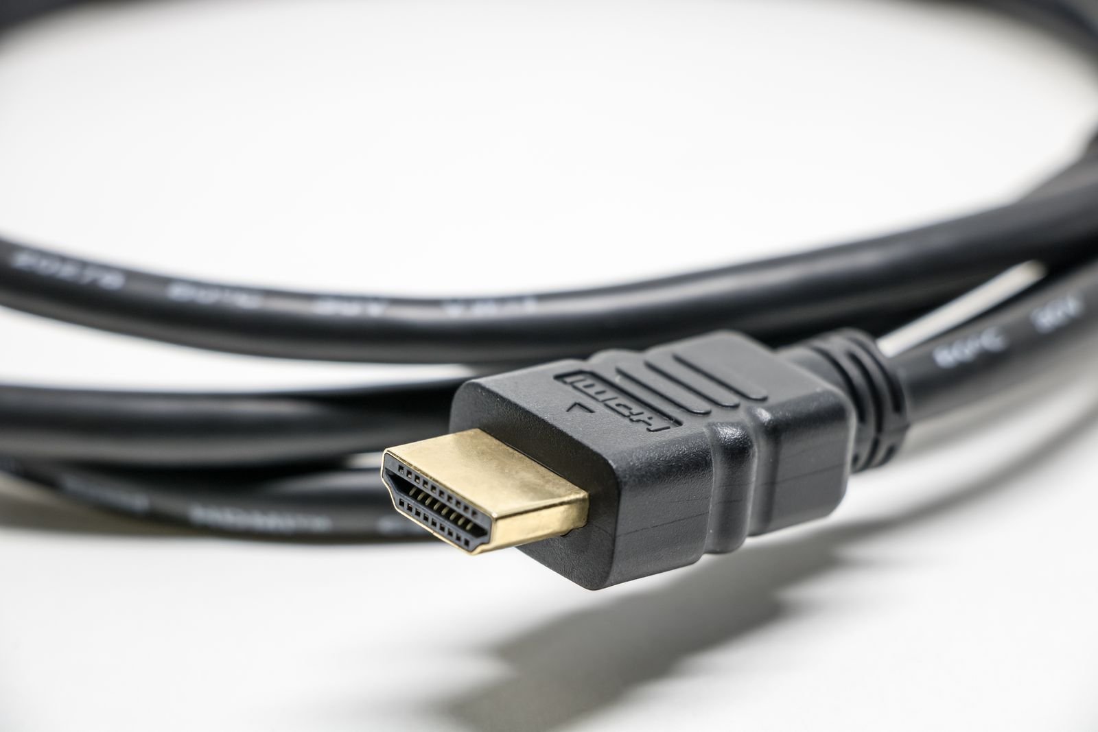 Wireless HDMI & Hardware: What You Actually Need for IPTV